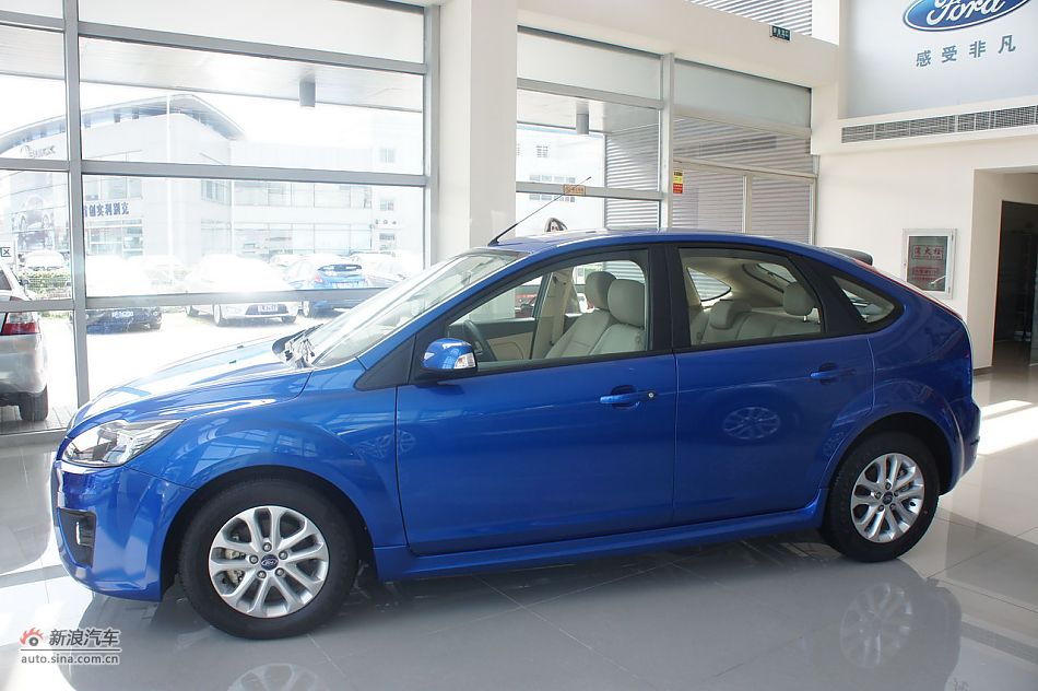 2011款福克斯两厢1.8自动时尚型外观及细节