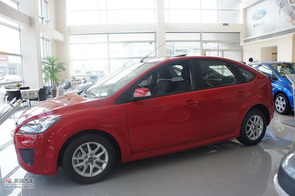 2011款福克斯两厢1.8手动舒适型外观及细节