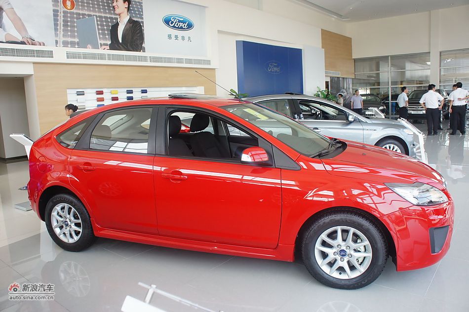 2011款福克斯两厢1.8手动舒适型外观及细节