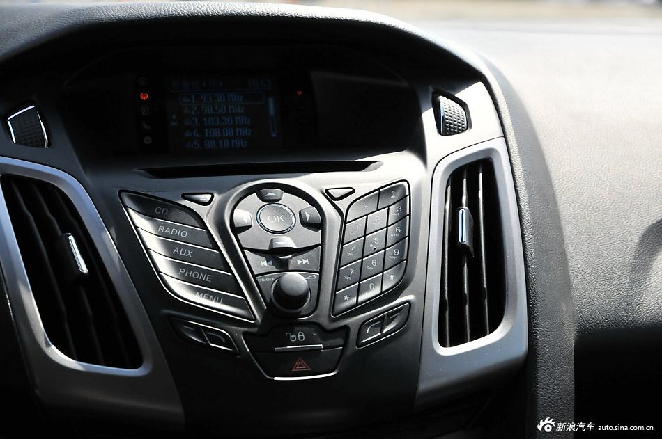 2012款福特新福克斯