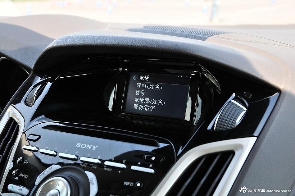 2012款福特新福克斯