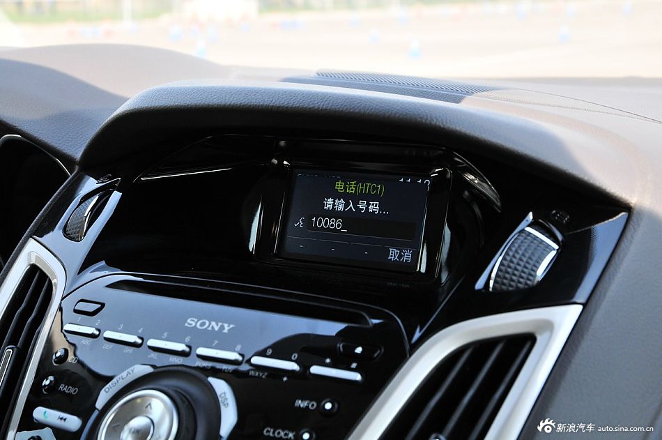 2012款福特新福克斯