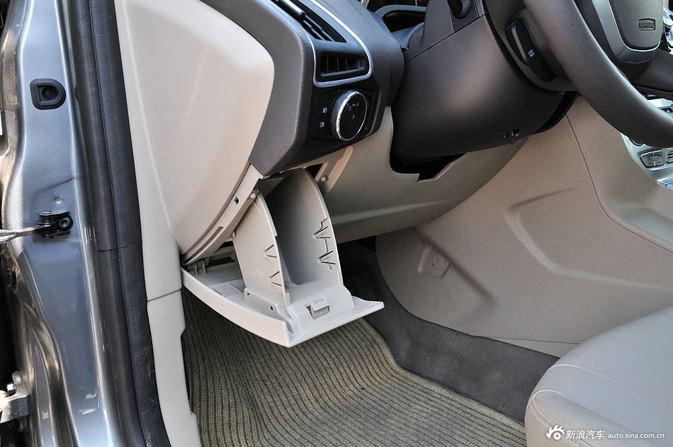 2012款福特新福克斯