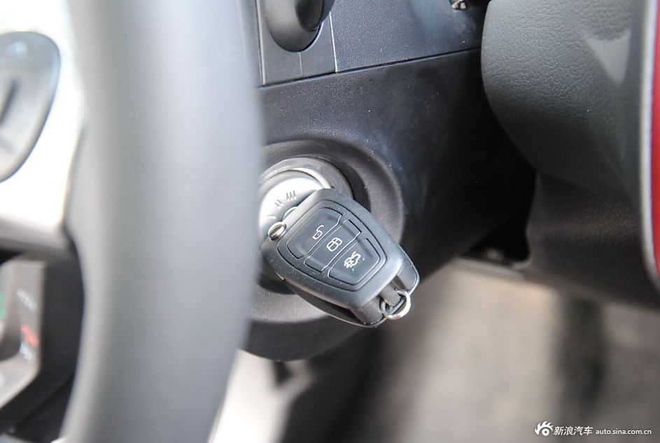 2012款福克斯两厢内饰功能
