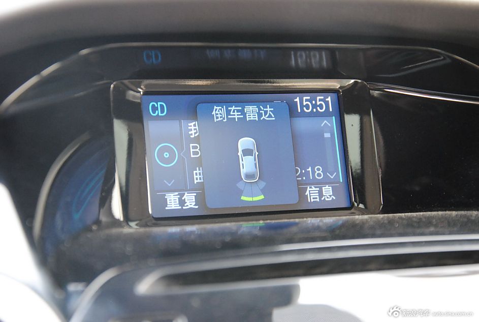 2012款福克斯两厢内饰功能