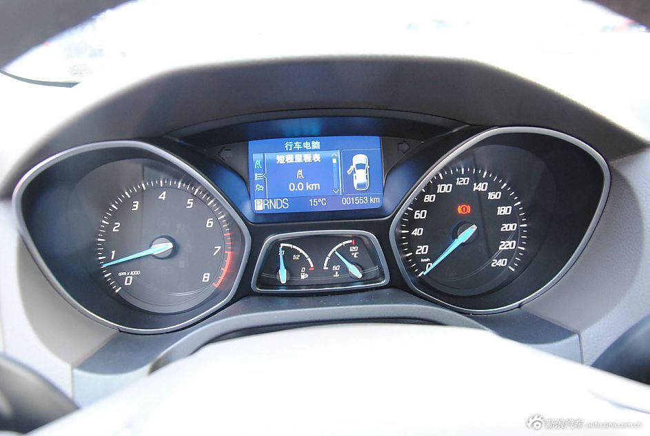 2012款福克斯三厢内饰功能