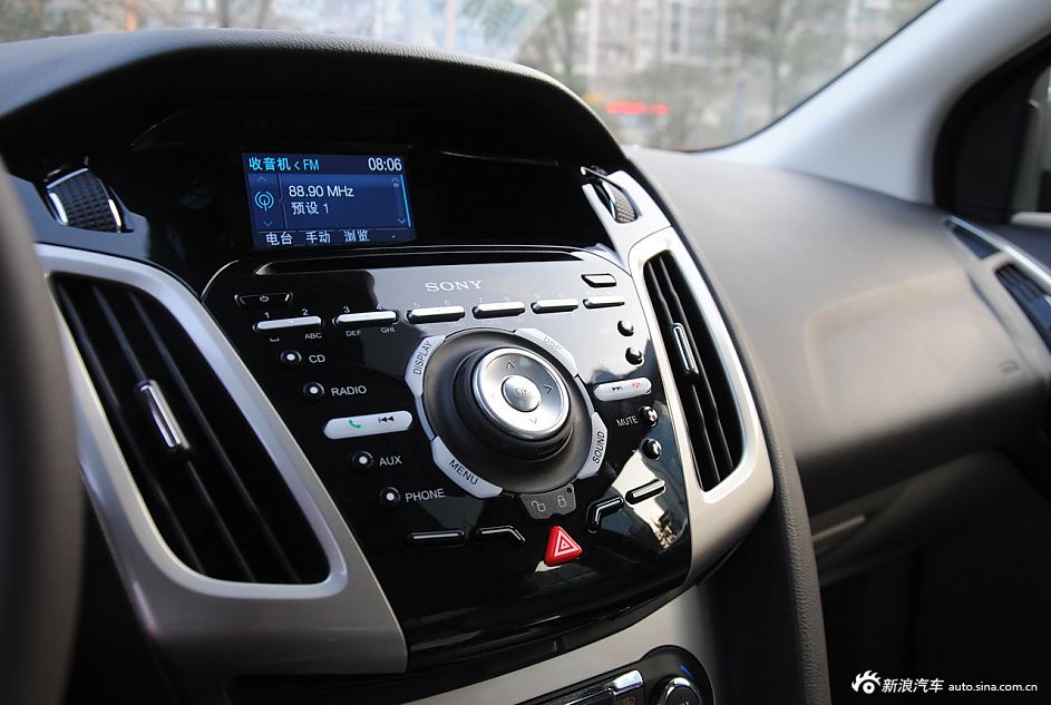 2012款福克斯三厢内饰功能