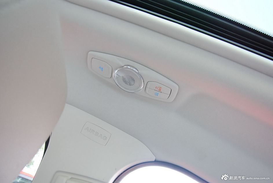 2012款福克斯三厢内饰功能