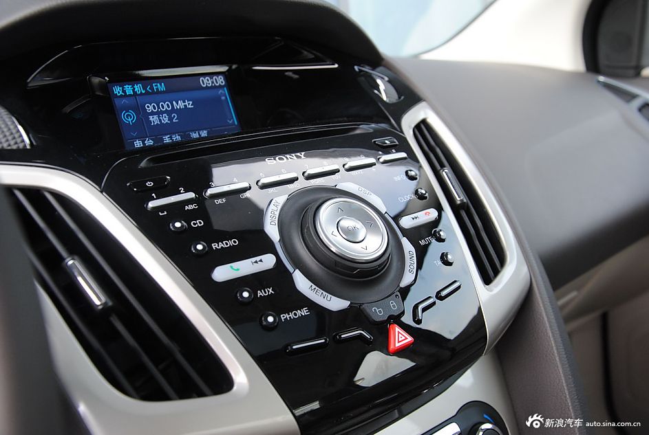 2012款福克斯三厢内饰功能