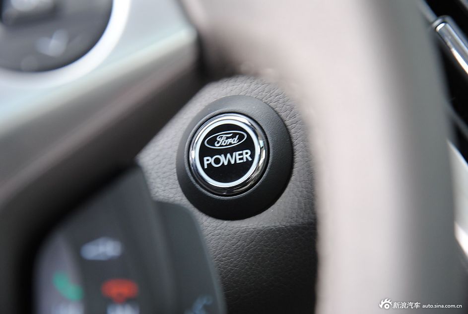 2012款福克斯三厢内饰功能