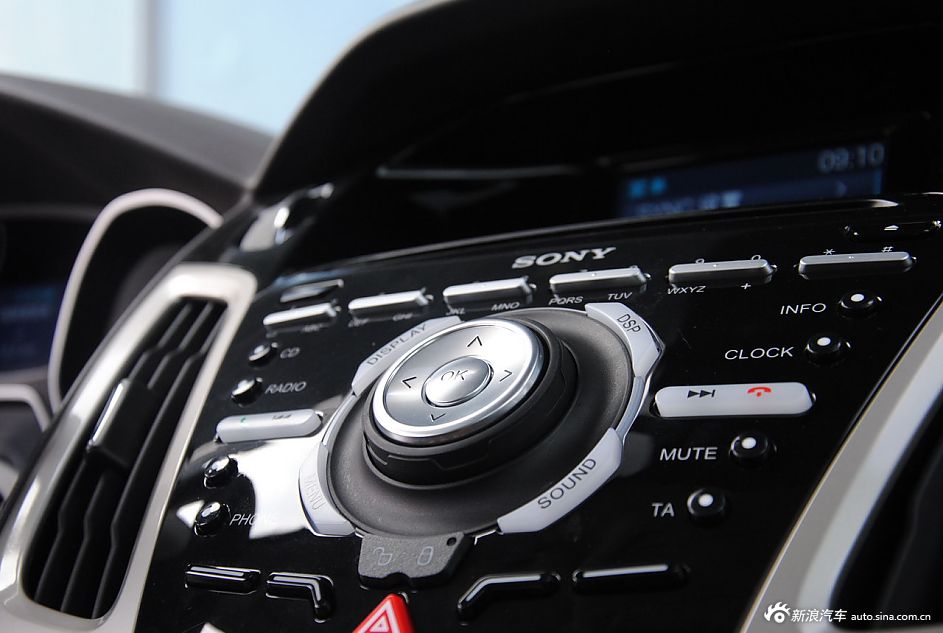 2012款福克斯三厢内饰功能