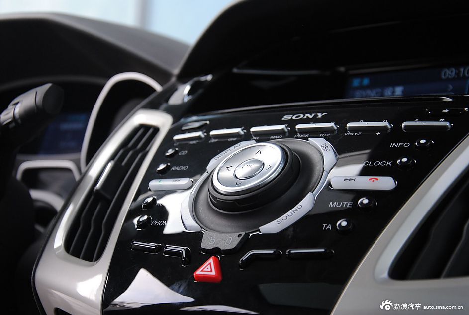 2012款福克斯三厢内饰功能