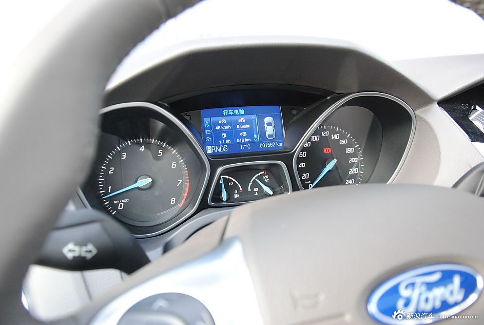 2012款福克斯三厢内饰功能