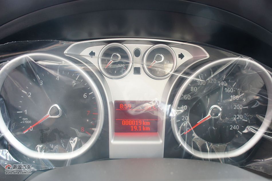 2011款福克斯三厢1.8自动时尚型内饰及细节