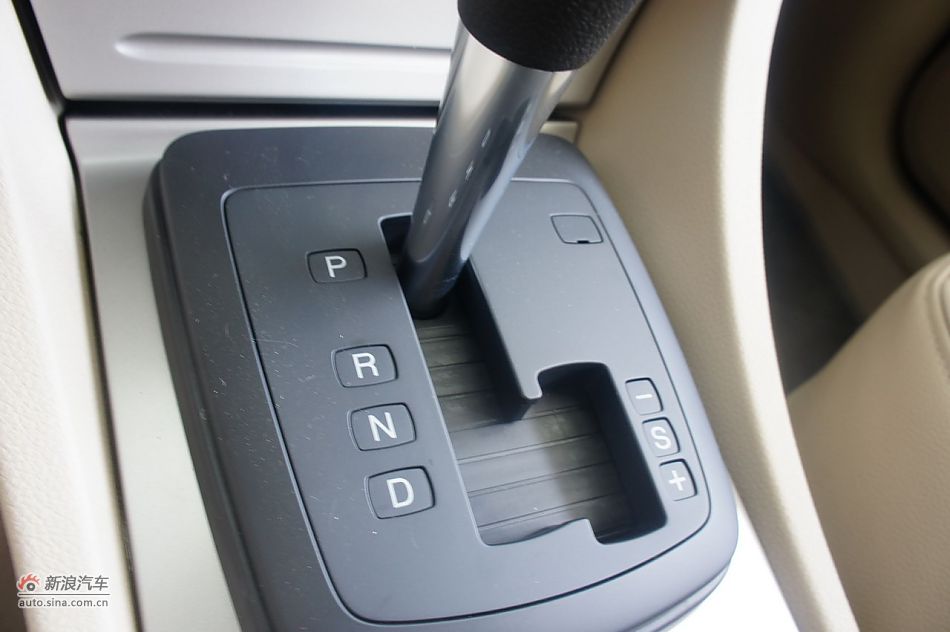 2011款福克斯三厢1.8自动时尚型内饰及细节