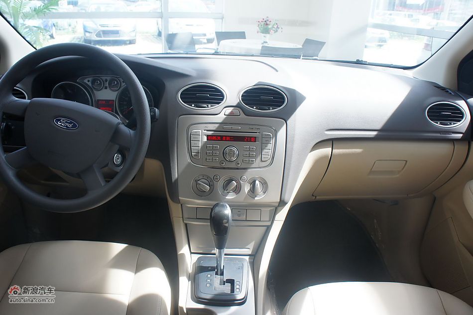 2011款福克斯两厢1.8自动时尚型内饰及细节