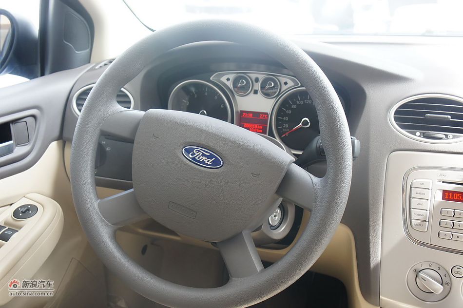 2011款福克斯两厢1.8自动时尚型内饰及细节