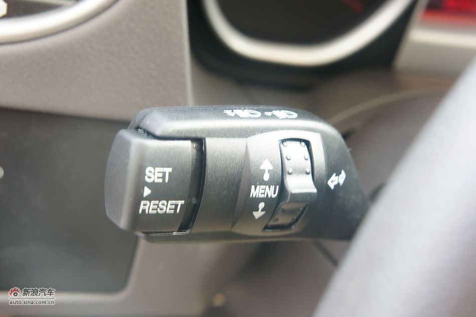 2011款福克斯两厢1.8自动时尚型内饰及细节