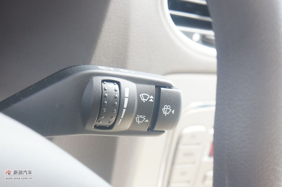 2011款福克斯两厢1.8自动时尚型内饰及细节