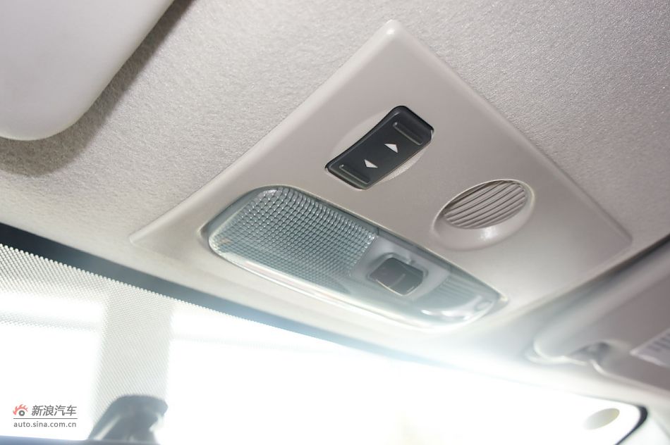 2011款福克斯两厢1.8手动舒适型内饰