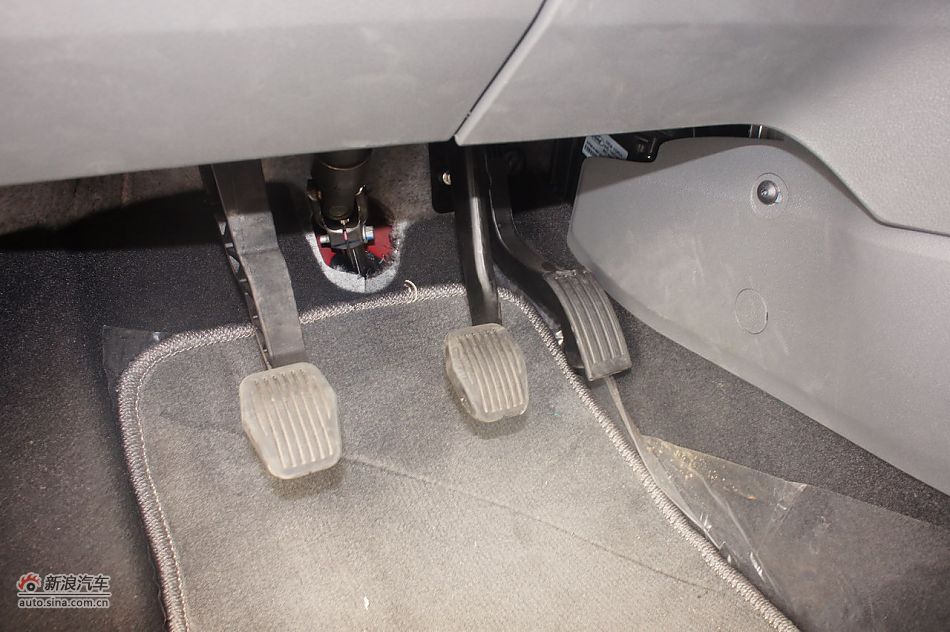 2011款福克斯两厢1.8手动舒适型内饰