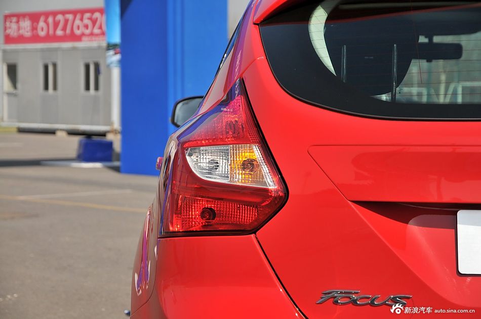 2012款福特新福克斯