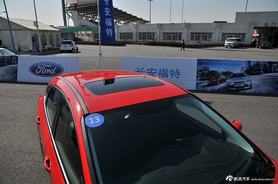 2012款福特新福克斯