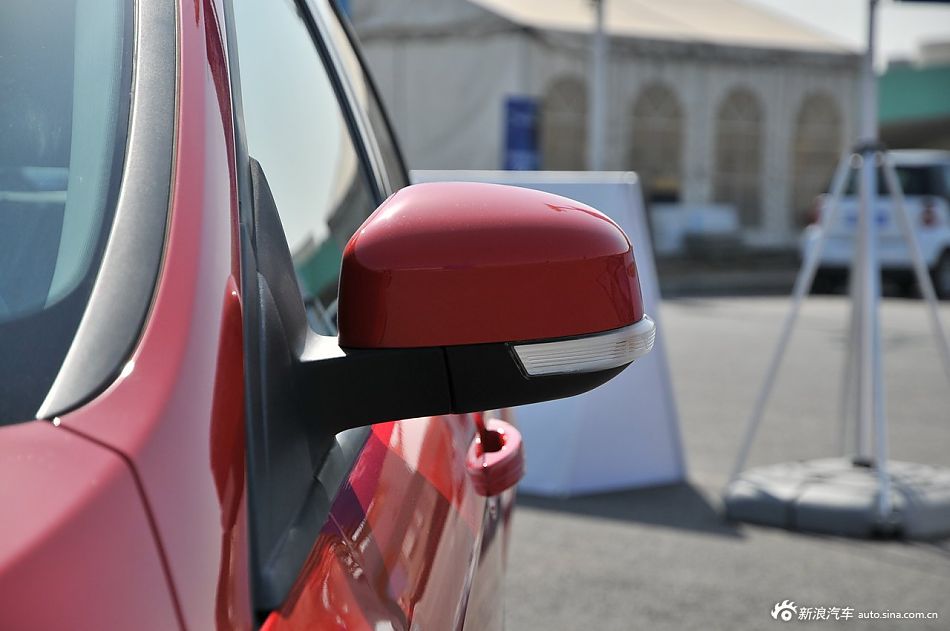 2012款福特新福克斯