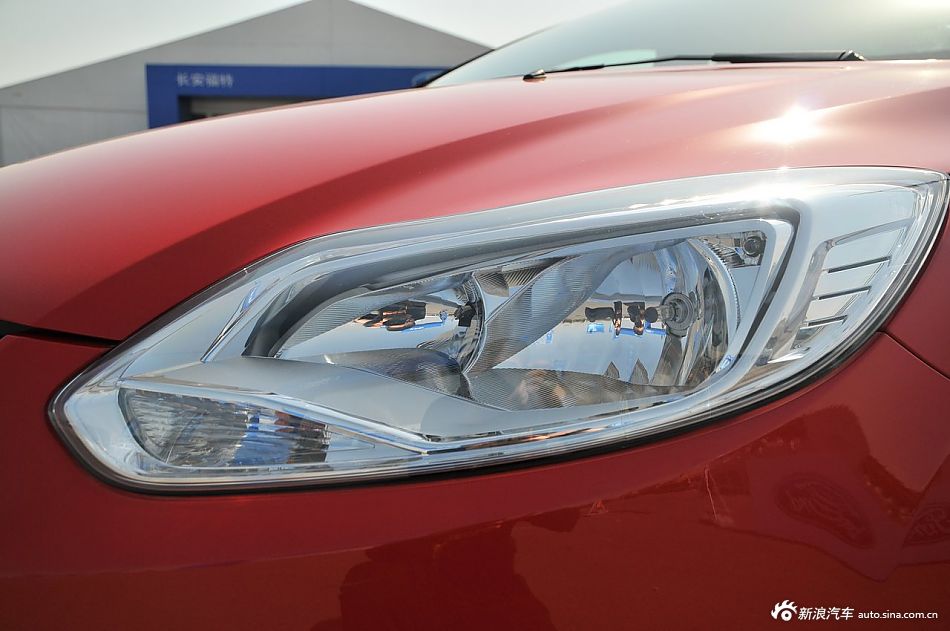 2012款福特新福克斯