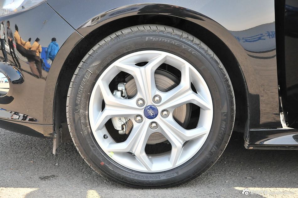 2012款福特新福克斯