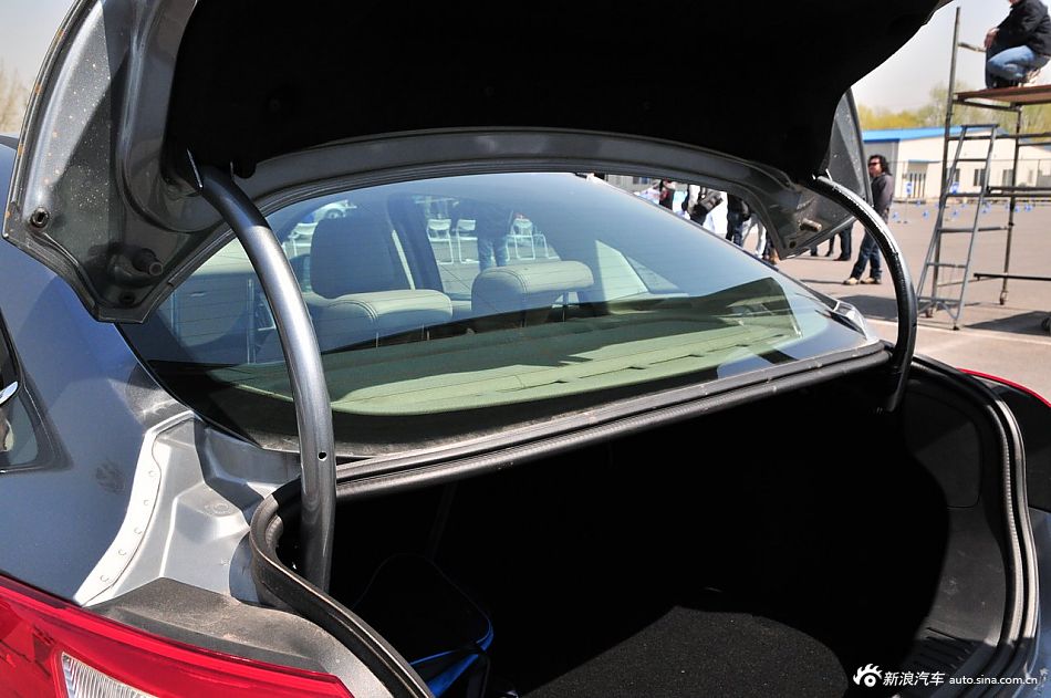 2012款福特新福克斯