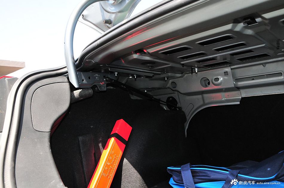 2012款福特新福克斯