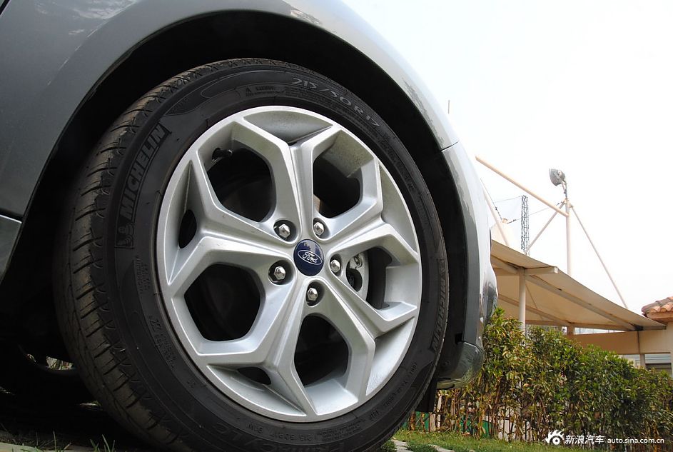 2012款福克斯两厢外观及细节