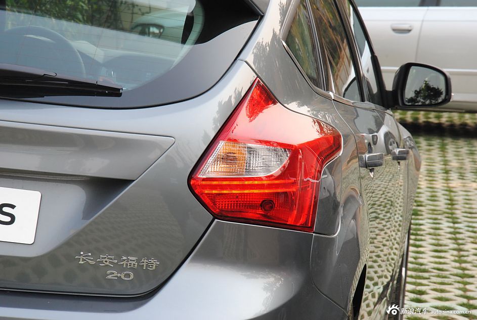 2012款福克斯两厢外观及细节