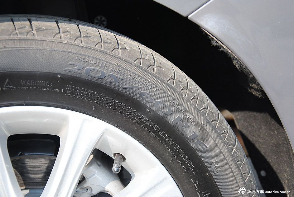 2012款福克斯三厢外观及细节