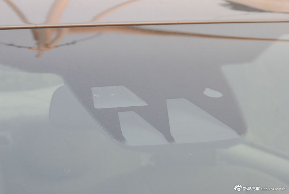 2012款福克斯三厢外观及细节