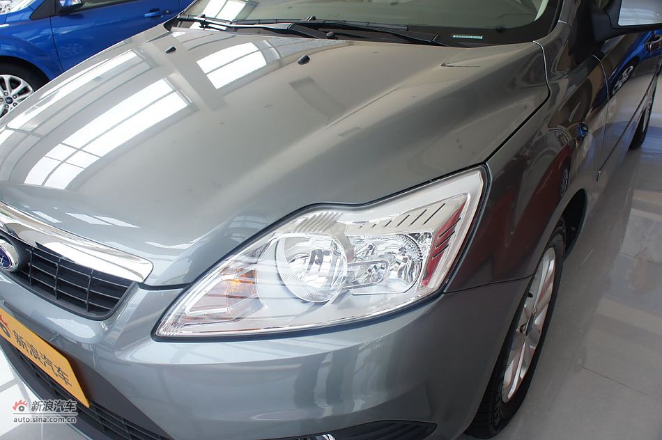 2011款福克斯三厢1.8自动时尚型外观及细节