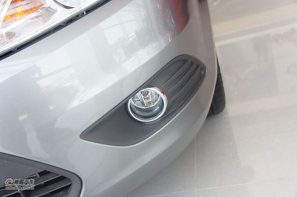 2011款福克斯三厢1.8自动时尚型外观及细节