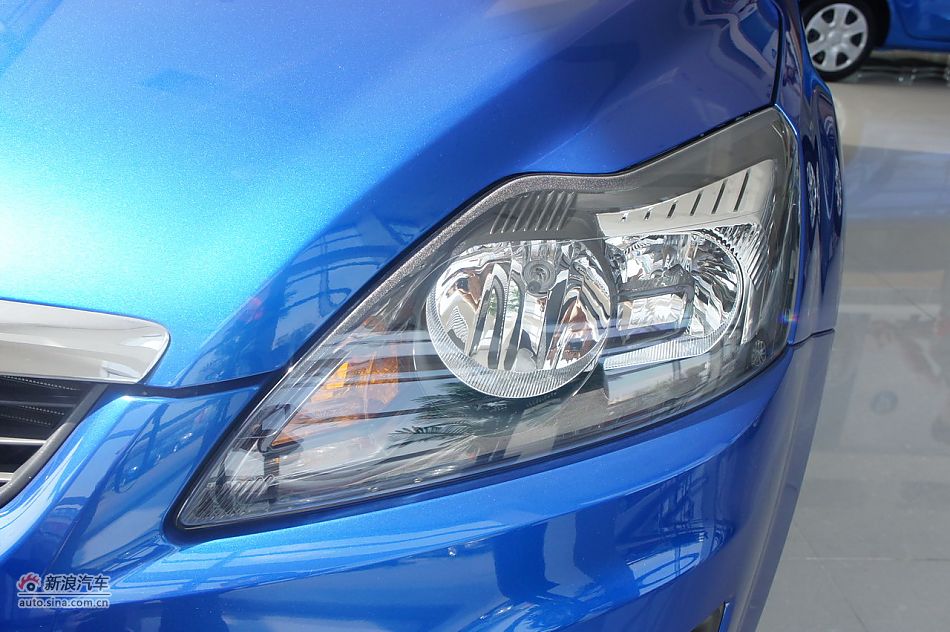 2011款福克斯两厢1.8自动时尚型外观及细节