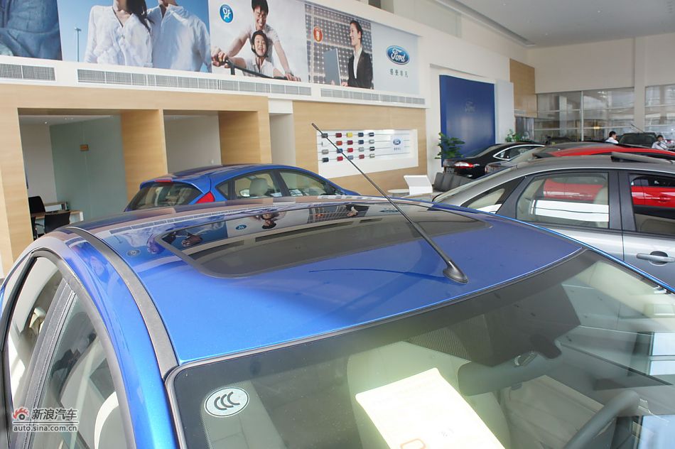 2011款福克斯两厢1.8自动时尚型外观及细节