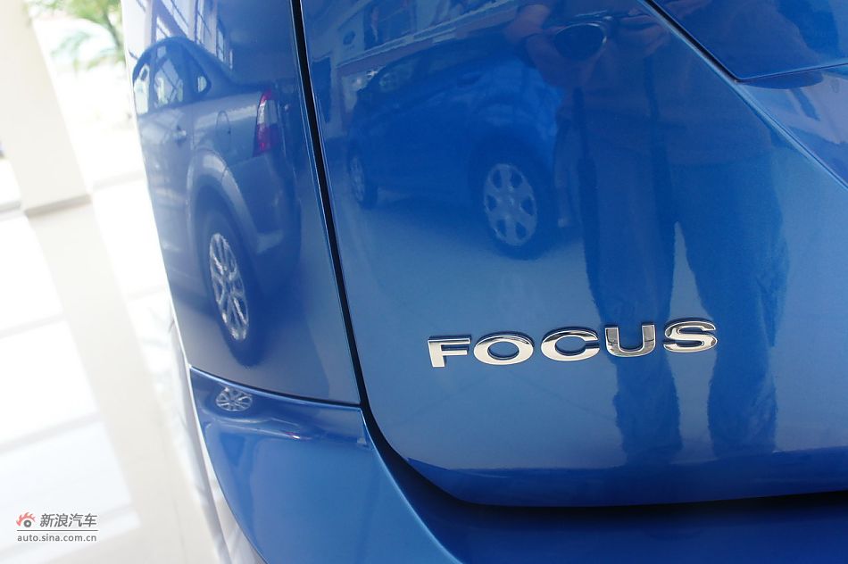 2011款福克斯两厢1.8自动时尚型外观及细节