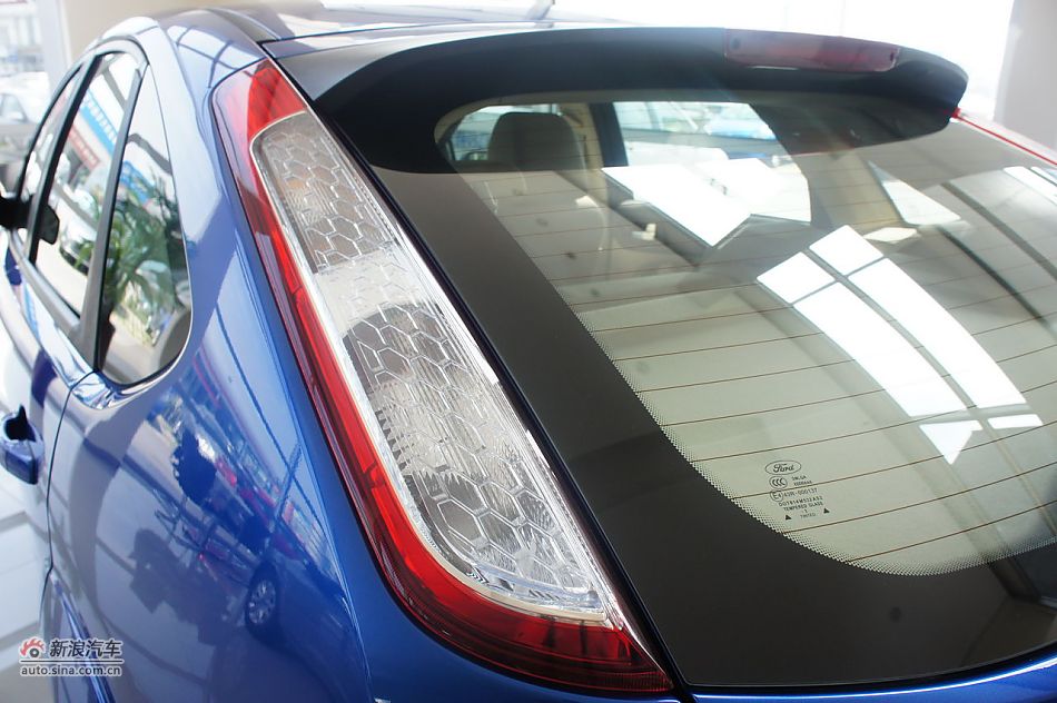 2011款福克斯两厢1.8自动时尚型外观及细节