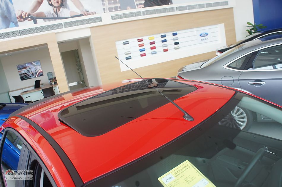 2011款福克斯两厢1.8手动舒适型外观及细节