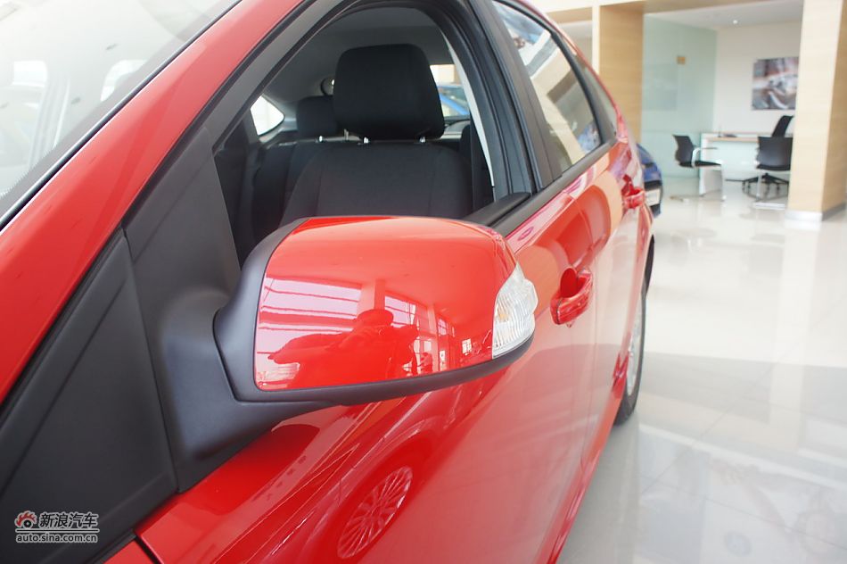 2011款福克斯两厢1.8手动舒适型外观及细节