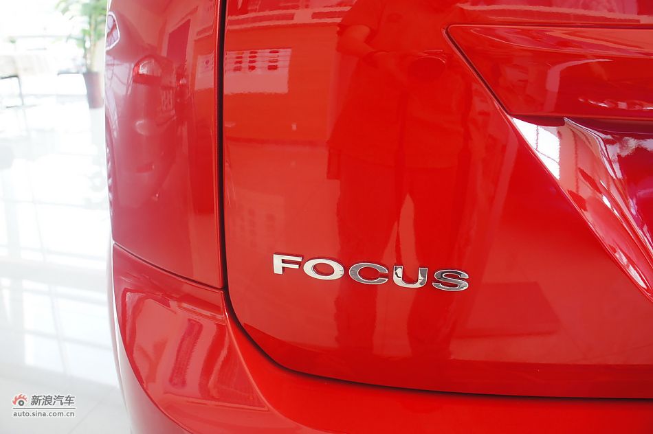 2011款福克斯两厢1.8手动舒适型外观及细节