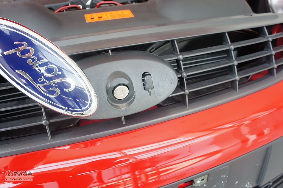 2011款福克斯两厢1.8手动舒适型外观及细节