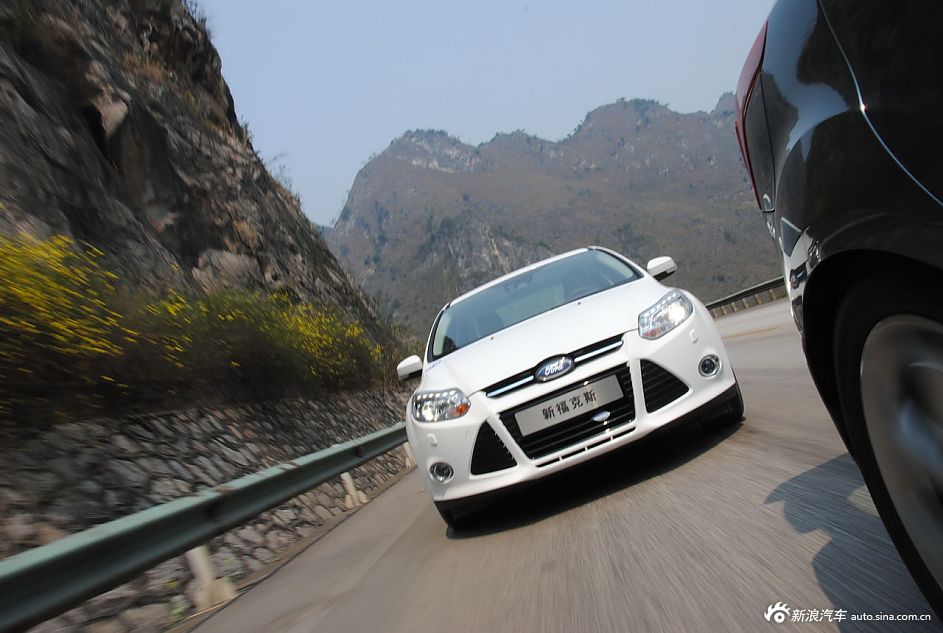 2012款福克斯三厢动态