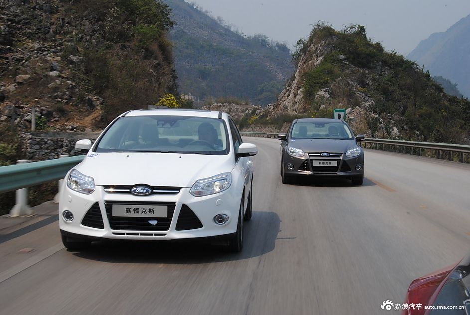 2012款福克斯三厢动态