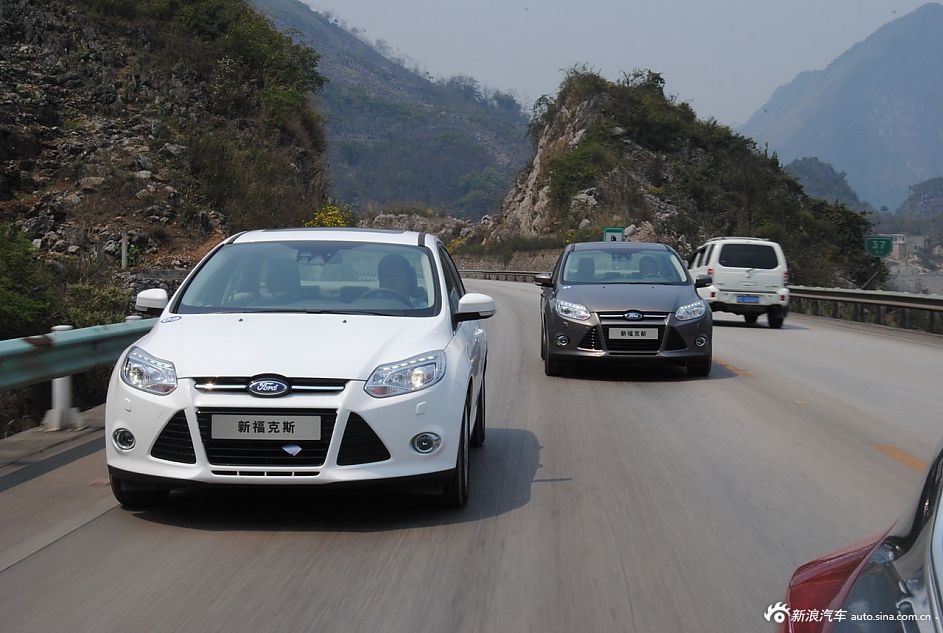 2012款福克斯三厢动态