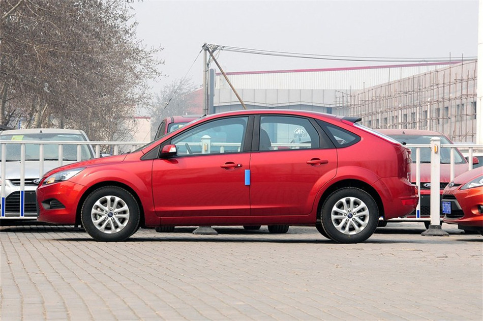 两厢 2013款 1.8L AT 基本型 外观